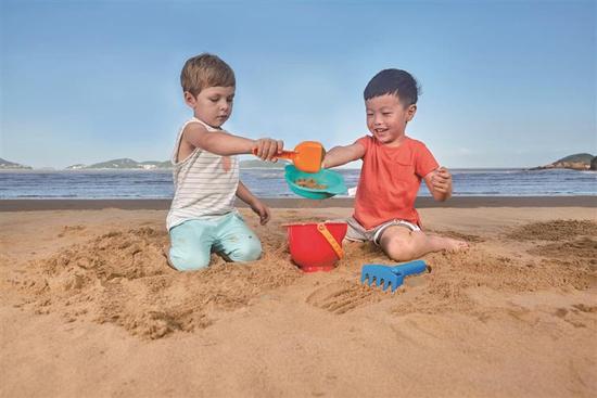 Hračky na písek - Set se sítkem, vědrem, lopatkou a hrabičkami